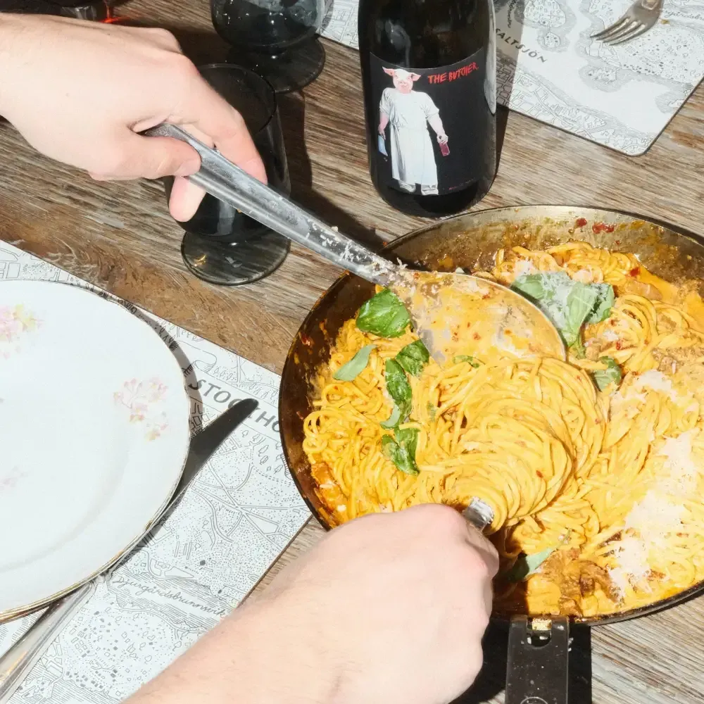 Flavor, pasta served at the table